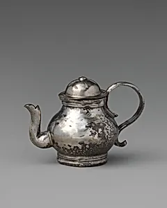 Miniature teapot with cover