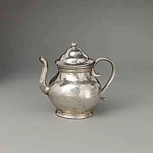 Miniature teapot with cover (part of a set)