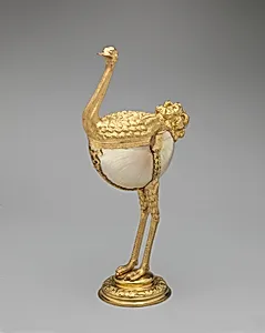 Nautilus shell cup with cover