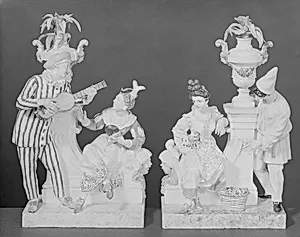 Pair of Italian comedy actors (Mezzetin and Elizabeth (?)) by Real Fabrica de Buen Retiro|Vicente Roco