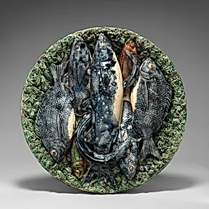 Round dish with moss and fish by José Francisco de Sousa
