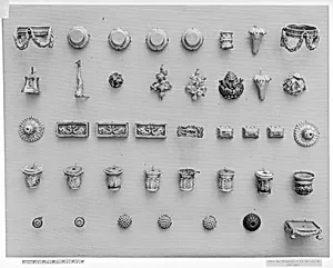 Set of three finials
