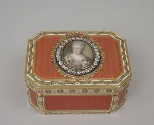 Snuffbox with portrait of Catherine II (1729–1796), Empress of Russia