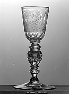 Standing cup