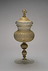 Standing cup with cover