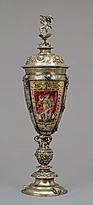 Standing cup with cover