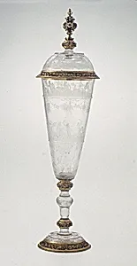Standing cup with cover