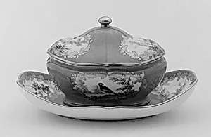Sugar bowl with cover (sucrier de Monsieur le Premier) (one of a pair) (part of a service) by Sèvres Manufactory