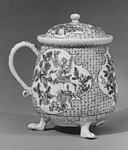 Sugar box with cover