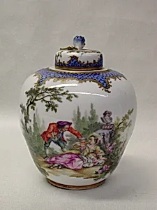 Tea caddy by Meissen Manufactory|Antoine Watteau