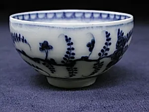 Teabowl and saucer (assembled)