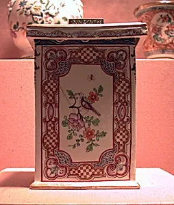 Tobacco box with cover by Vienna|Claudius Innocentius Du Paquier period