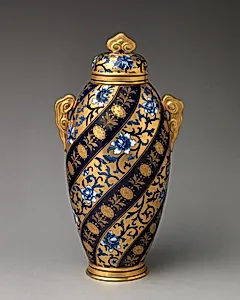 Urn with lid