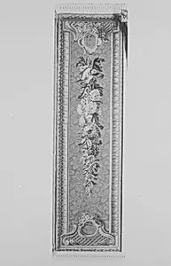 Vertical panels with garland