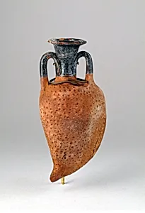 Amphoriskos in the form of an almond