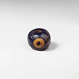 Glass eye bead