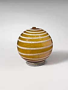Glass spherical bottle