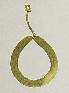 Gold and pearl earring (one of a pair)