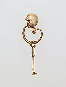 Gold earring with pearl and pendant