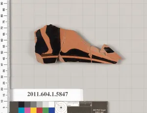 Terracotta fragment of a kylix: eye-cup (drinking cup)
