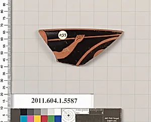 Terracotta rim fragment of a kylix (drinking cup)