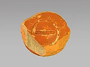 Vase fragment