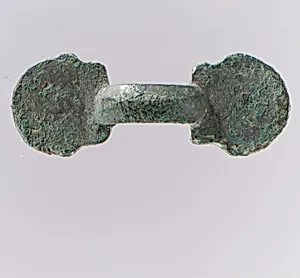 Equal-Arm Brooch