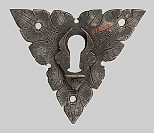 Escutcheon plate