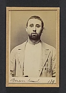 Berson. Samuel. 28 ans, né le 3/?/65 à Dinabourg (Russie). Tailleur d'habits. Anarchiste. 2/7/94.  by Alphonse Bertillon