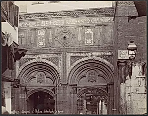 Caire. Mosquée el-Arhar, détails de la porte by Félix Bonfils
