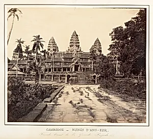 Façade Ouest de la Grande Pagode by Emile Gsell