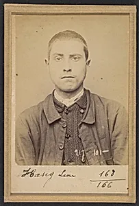 Haesig. Léon. 18 ans, né à St-Denis. Chaudronnier. Disposition du Préfet de Police. 14/4/94. by Alphonse Bertillon