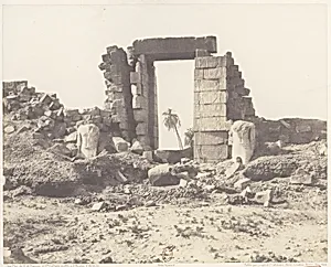 Karnak (Thèbes), Premier Pylône - Ruines de la Porte et des Colosses, Vues du Point E by Félix Teynard|Imprimerie Photographique de H. de Fonteny et Cie