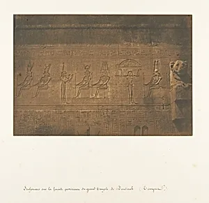 Sculptures sur la façade postérieure du grande Temple de Dendérah (Tentyris) by Maxime Du Camp