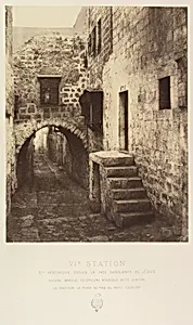 VIe Station. Ste Véronique essuie la face sanglante de Jésus. Aucune marque extérieure n'indique cette station. La tradition la place au pied du petit escalier by Louis de Clercq|H. Jannin|J. Blondeau et Antonin
