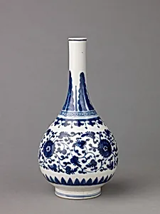 Bottle-shaped vase