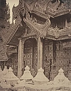 Amerapoora: Doorway of Pyathat on East of Maha-too-lo-Bounghian Kyoung by Linnaeus Tripe