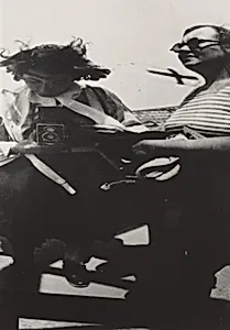 Iren Blüh photographing