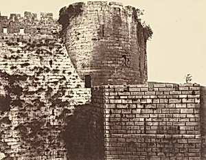 Kalaat-El Hosn, deuxième enceinte, extérieur, midi