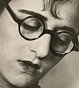 Ringl with Glasses