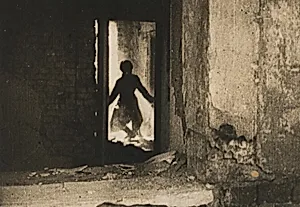 Title from caption on object: “Dramatic Picture During Street Fighting in Stalingrad...”