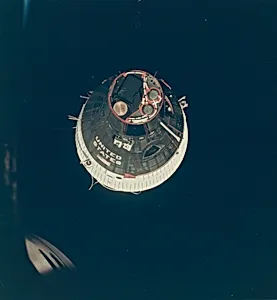 Title from caption on object: “Gemini VI/VII Rendezvous Photography”