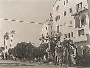 Washington Avenue & 2nd Street, Santa Monica