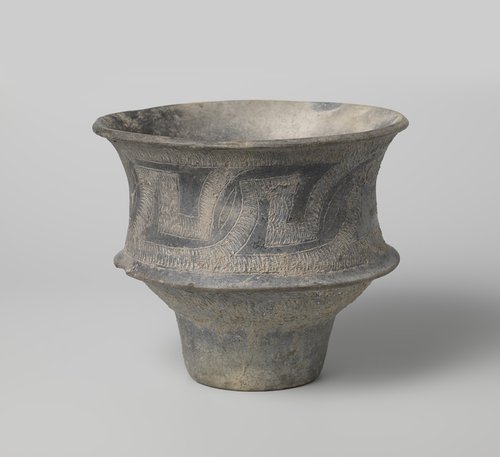 Pot met geometrische motieven