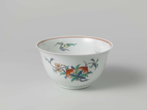 Klokvormige kom met fruittakken