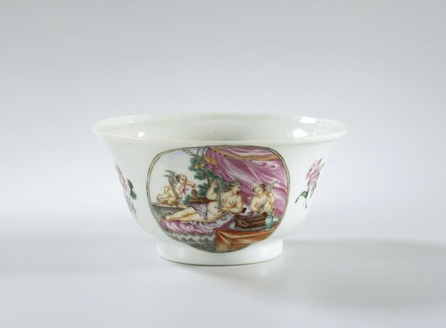 Bell-shaped teacup with Venus and two cupids in two medallions by anonymous