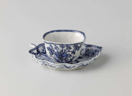 Cup with saucer in the shape of a leaf by anonymous