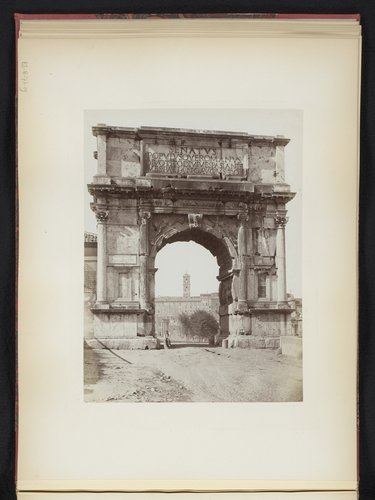 Triomfboog van Titus te Rome, Italië