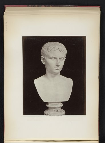 Portretbuste van Augusto giovine in de Vaticaanse Musea te Vaticaanstad, Italië