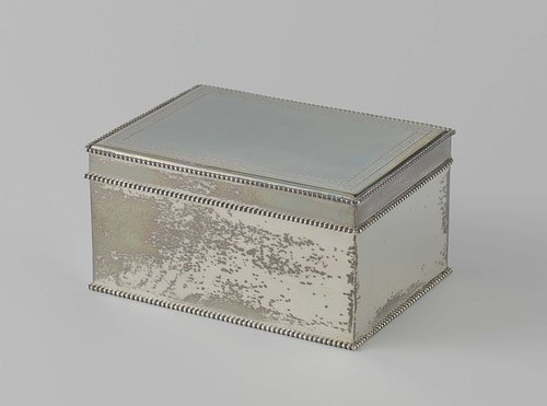 Biscuit container